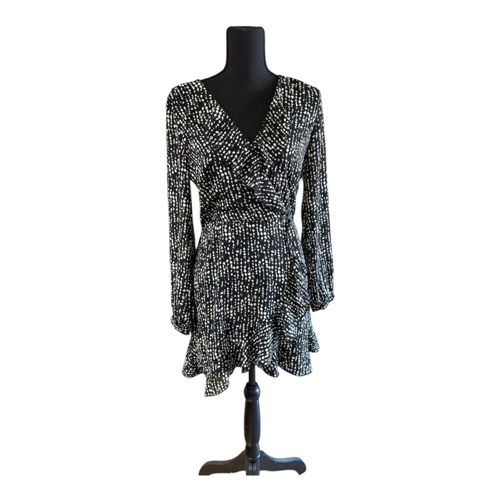 Lucy Paris Women's Black & White 100% Polyester Long Sleeve Knee Whimsigoth